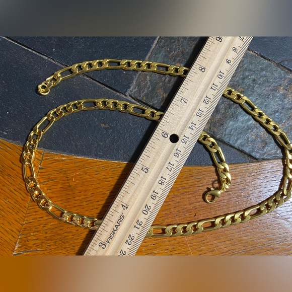 18K Gold Plated Figaro 24 Inch 8mm - Picture 2 of 2